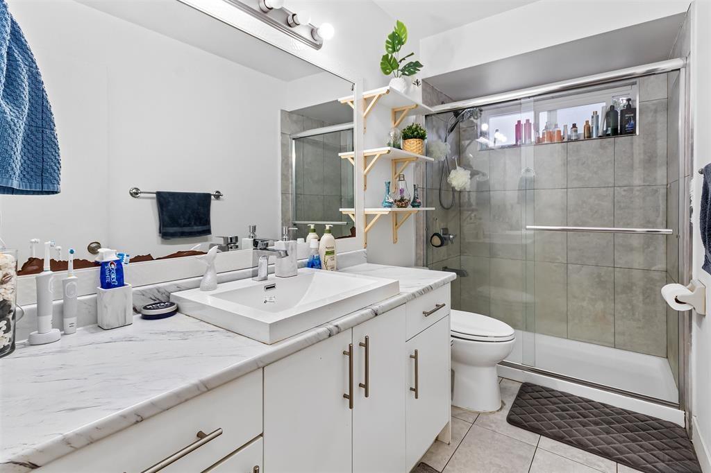 18262 56a Avenue, Surrey, British Columbia  V3S 6E3 - Photo 14 - R2977398