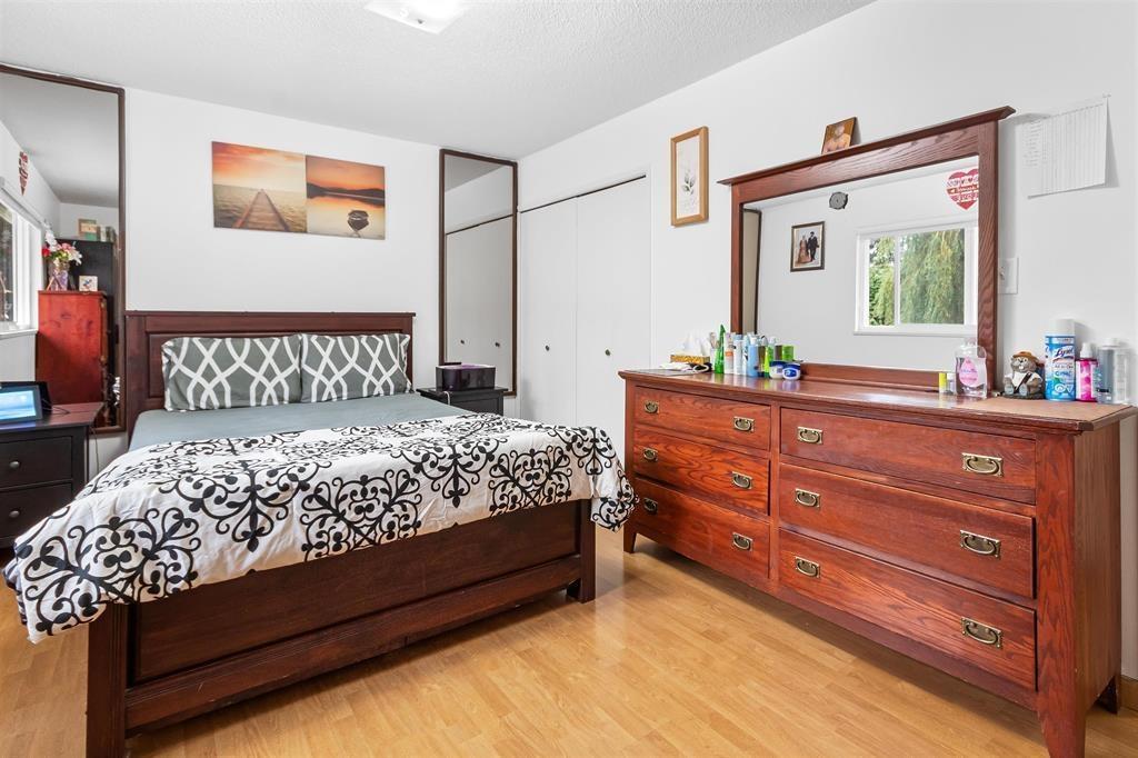18262 56a Avenue, Surrey, British Columbia  V3S 6E3 - Photo 10 - R2977398