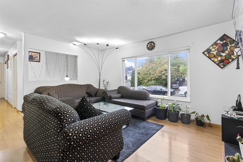 18262 56a Avenue, Surrey, British Columbia  V3S 6E3 - Photo 8 - R2977398