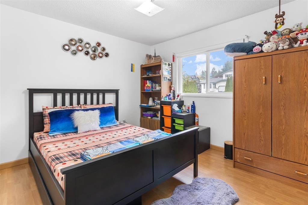 18262 56a Avenue, Surrey, British Columbia  V3S 6E3 - Photo 11 - R2977398