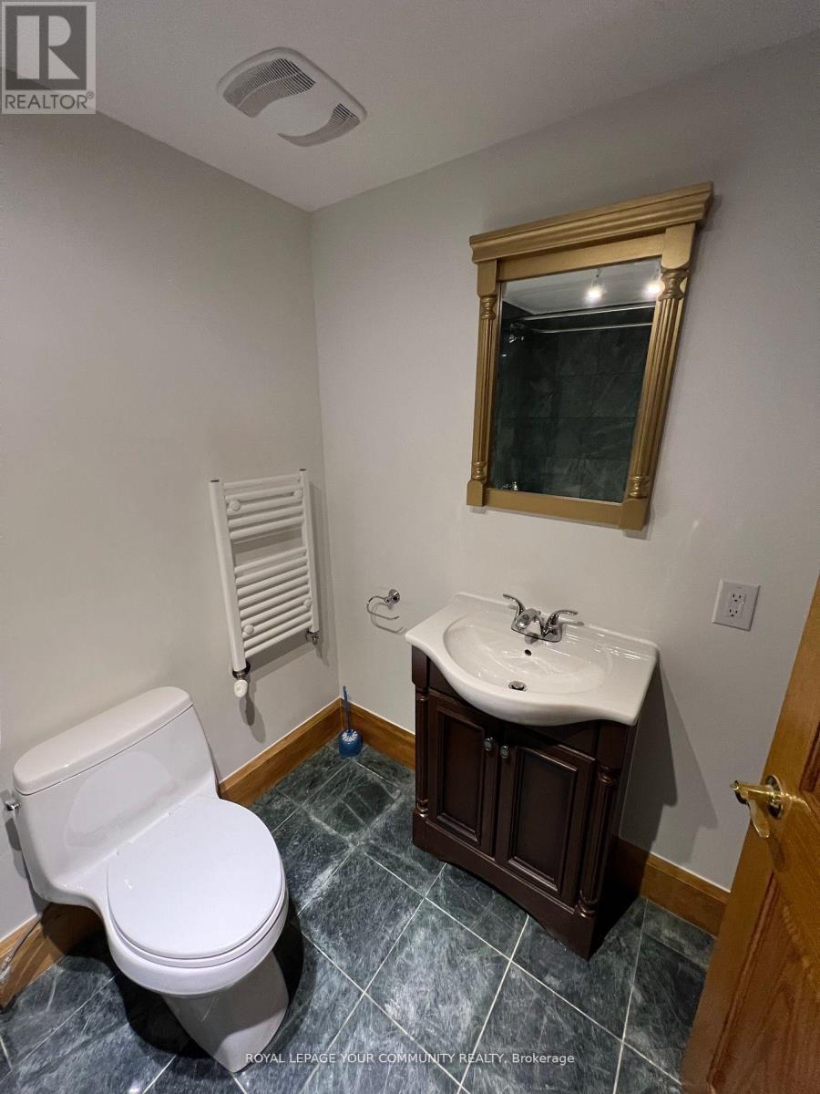 Rear - 179 St Clair Avenue E, Toronto, Ontario  M4T 1N9 - Photo 12 - C12019813