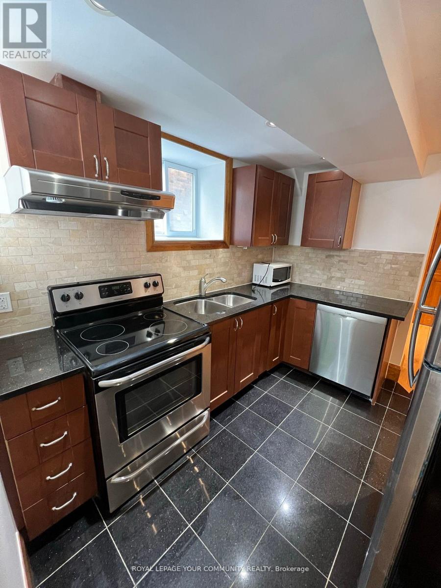 Rear - 179 St Clair Avenue E, Toronto, Ontario  M4T 1N9 - Photo 2 - C12019813