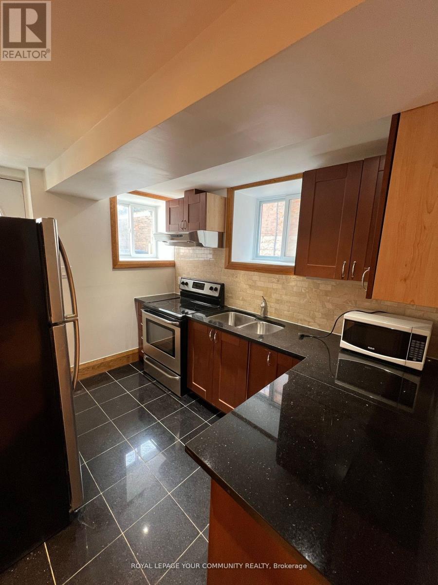 Rear - 179 St Clair Avenue E, Toronto, Ontario  M4T 1N9 - Photo 3 - C12019813