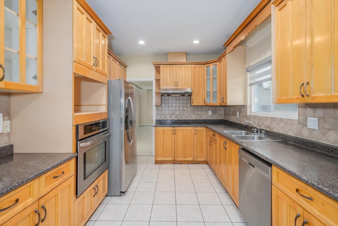 Property at 11919 96 AVENUE image 5
