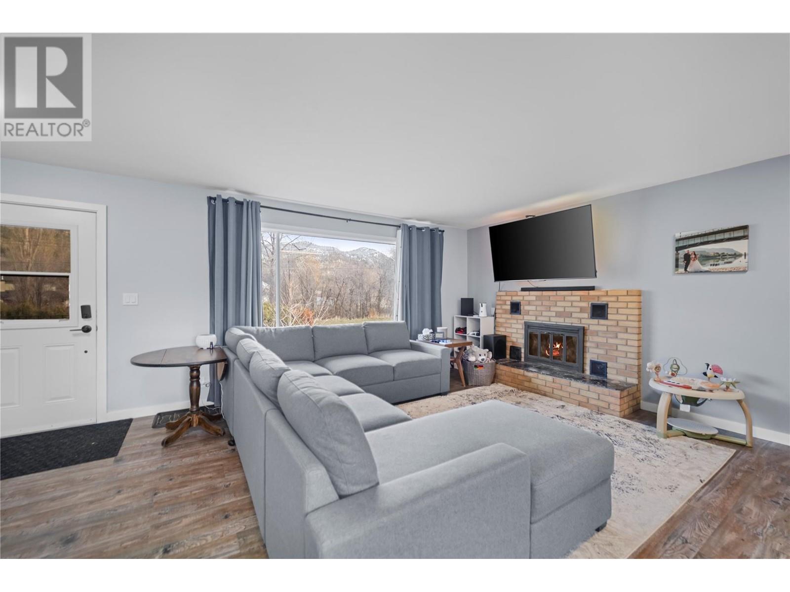 Property at 1926 1ST Avenue image 4