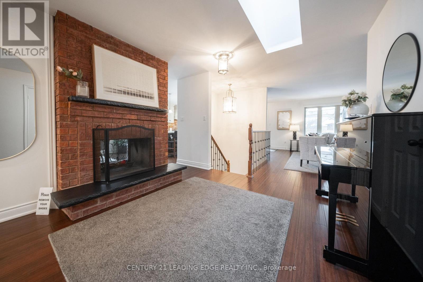 250 Lori Avenue, Whitchurch-Stouffville (Stouffville), Ontario  L4A 6C7 - Photo 6 - N12001730