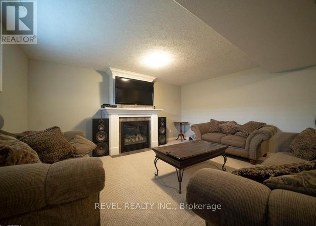 10 - 68 Fairview Drive, Brantford, Ontario  N3R 2W9 - Photo 21 - X12019827