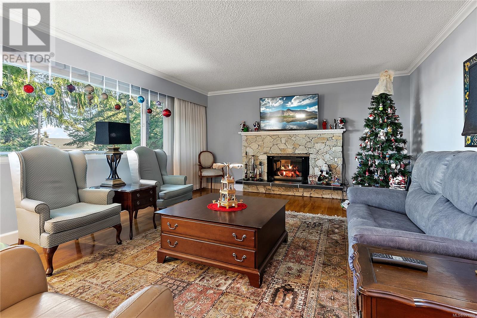 Property at 2040 Salem Terr image 2
