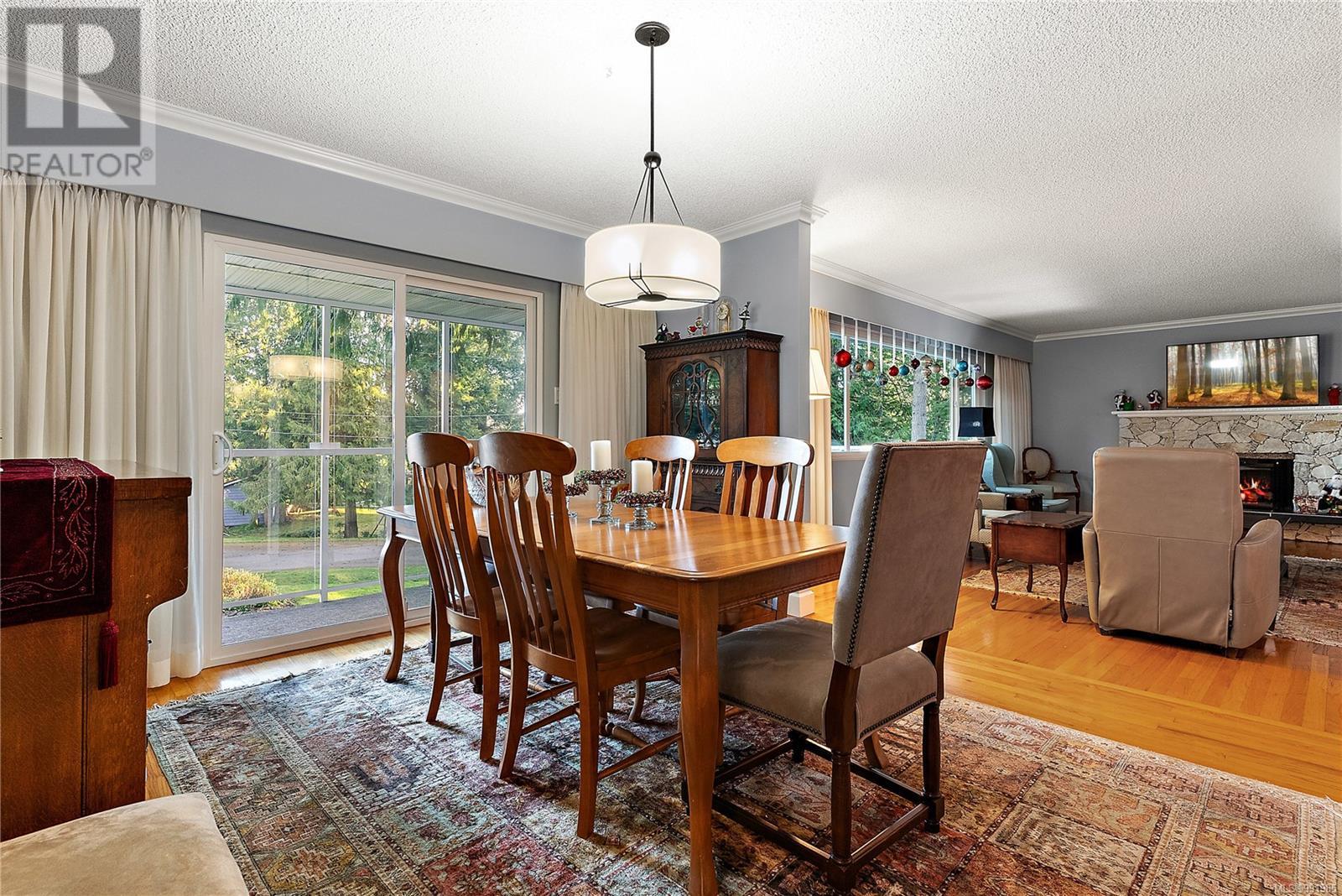 Property at 2040 Salem Terr image 4