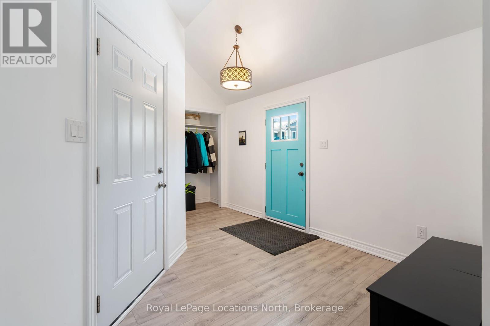 10 Constance Boulevard, Wasaga Beach, Ontario  L9Z 2Y4 - Photo 6 - S12019855