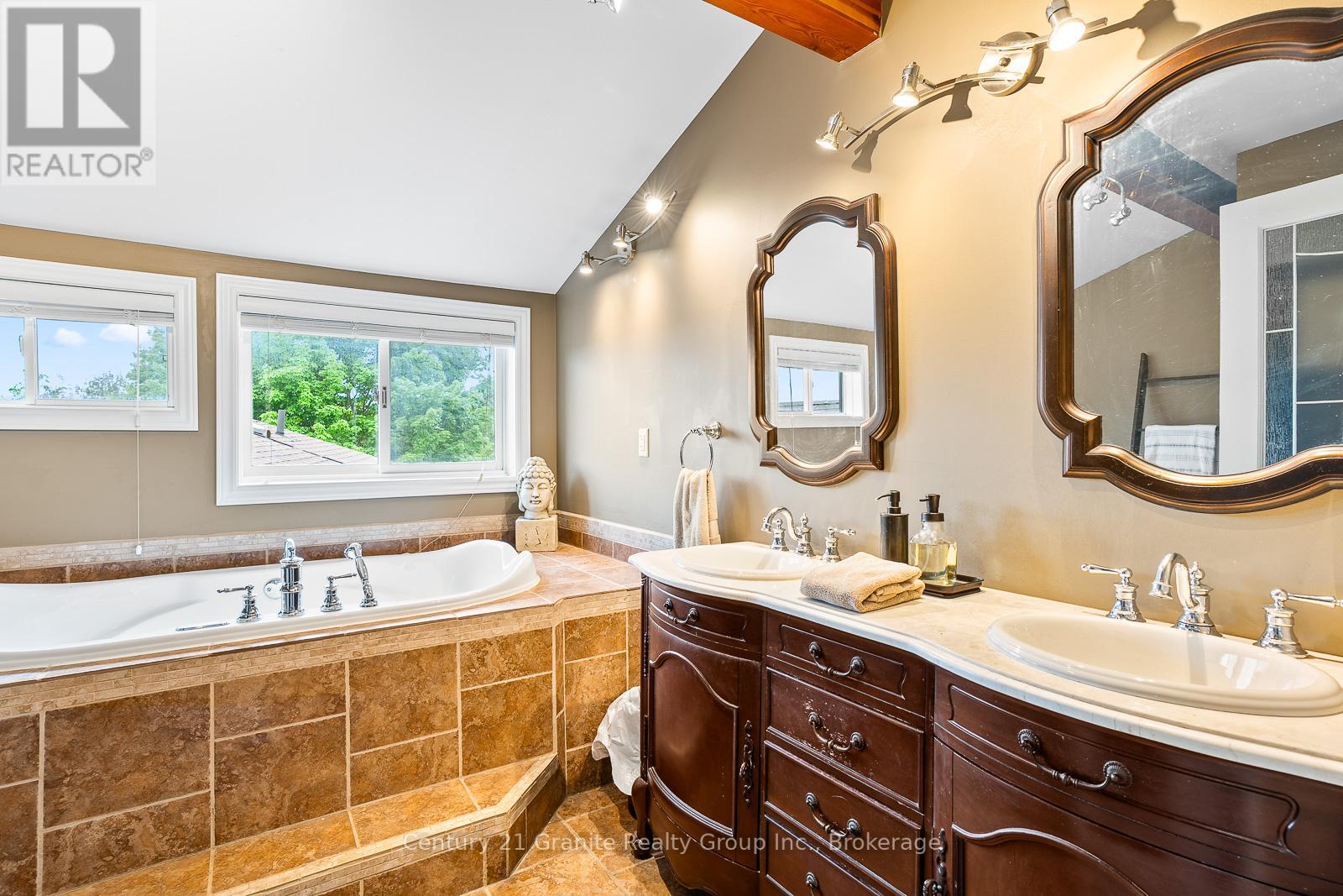 53 South Mountain Road, Kawartha Lakes, Ontario  K0M 2B0 - Photo 27 - X12019947