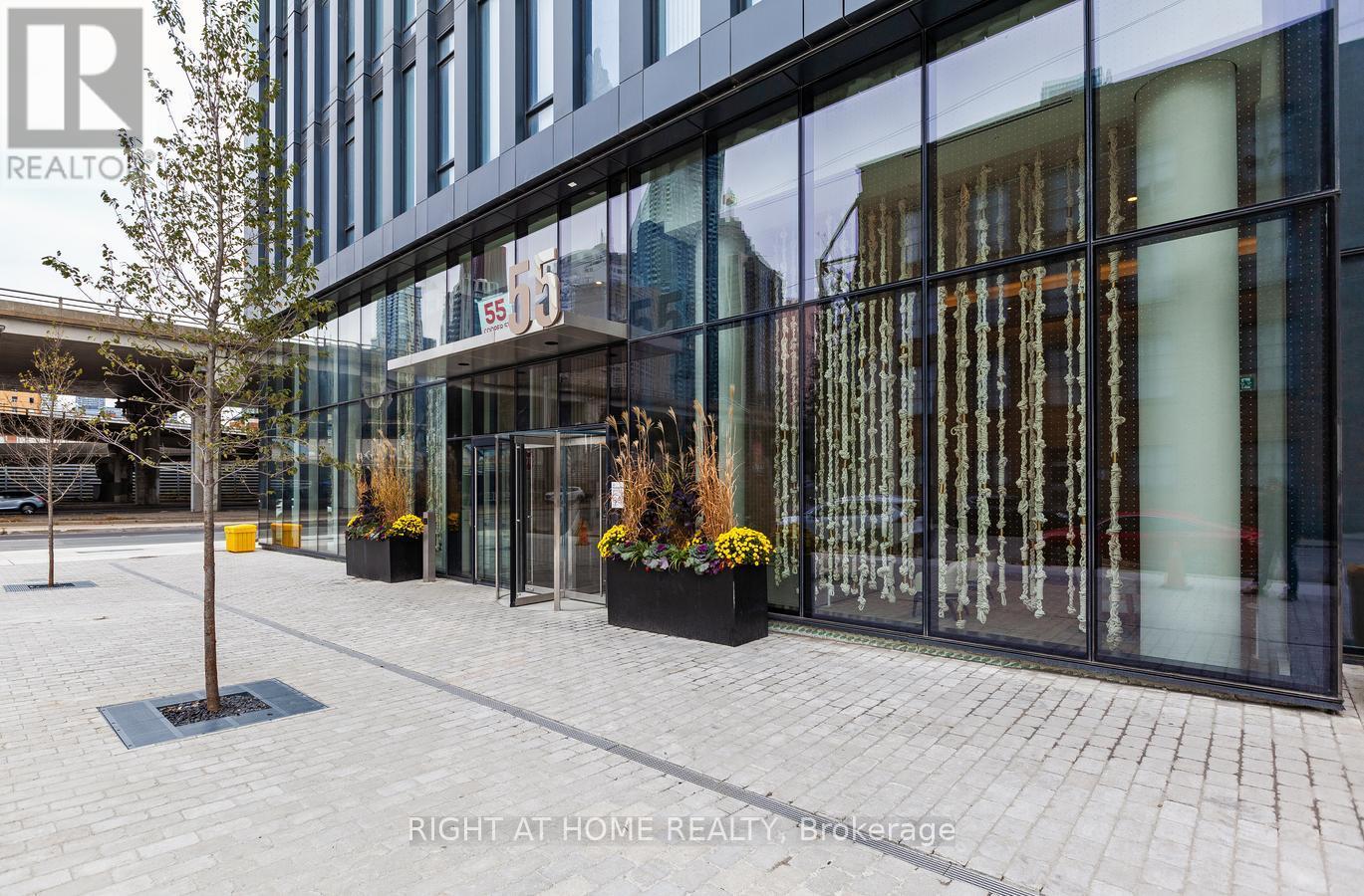 2808 - 55 Cooper Street, Toronto, Ontario  M5E 0G1 - Photo 2 - C12019918
