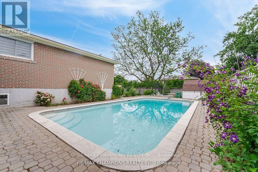 Property at 53 BEECHWOOD CRESCENT image 3