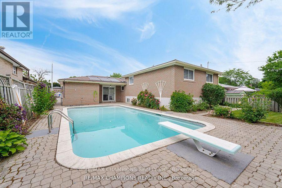 Property at 53 BEECHWOOD CRESCENT image 4