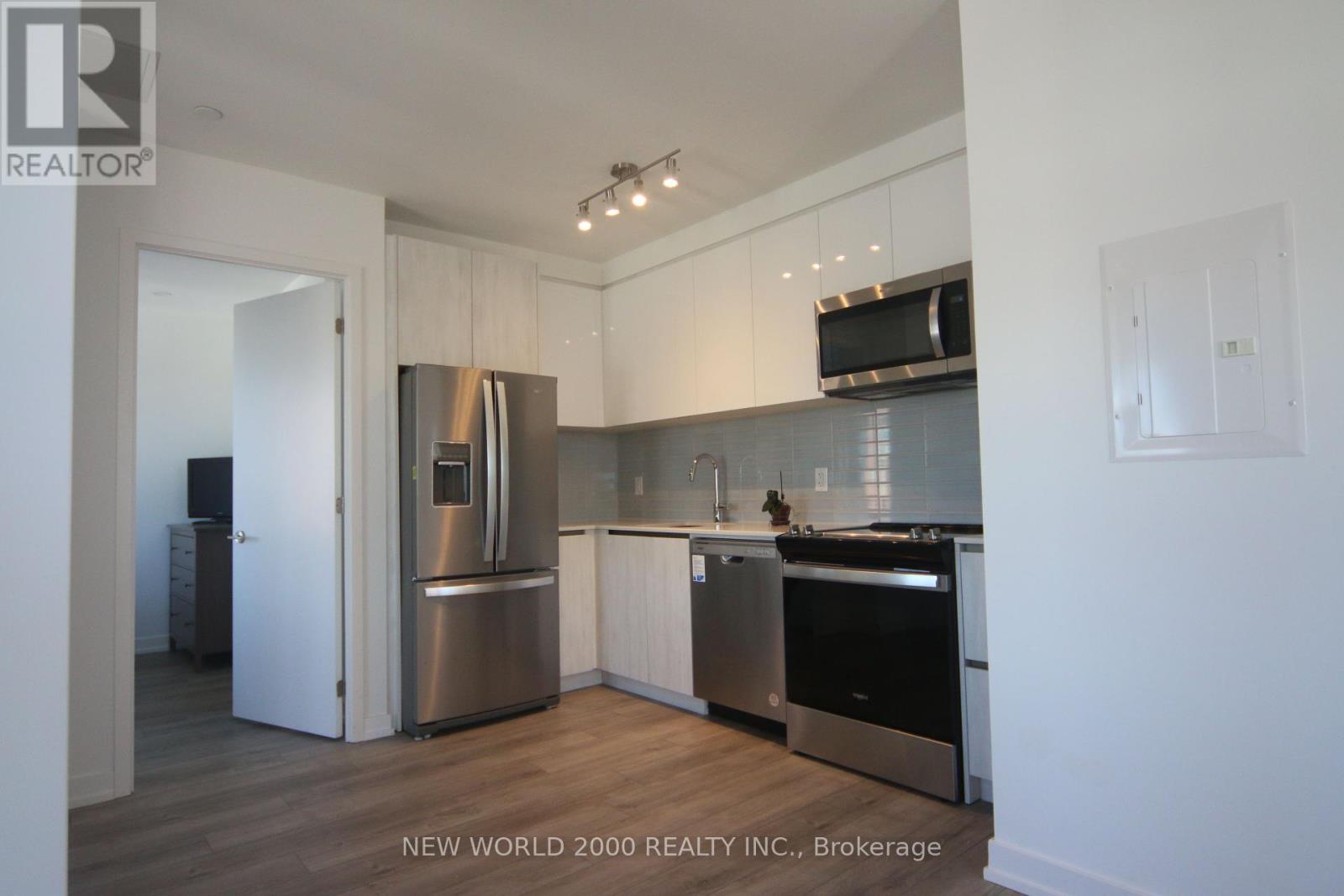 Property at 820 - 3100 KEELE STREET image 4