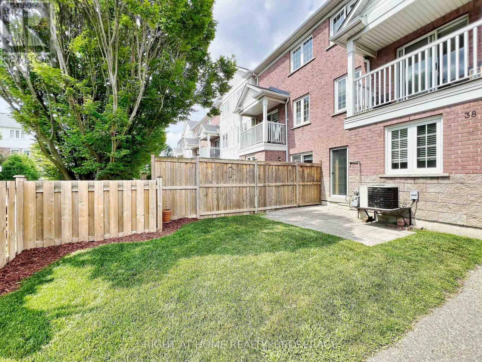 Property at 38 - 6830 MEADOWVALE TOWN CENTRE CIRCLE image 2