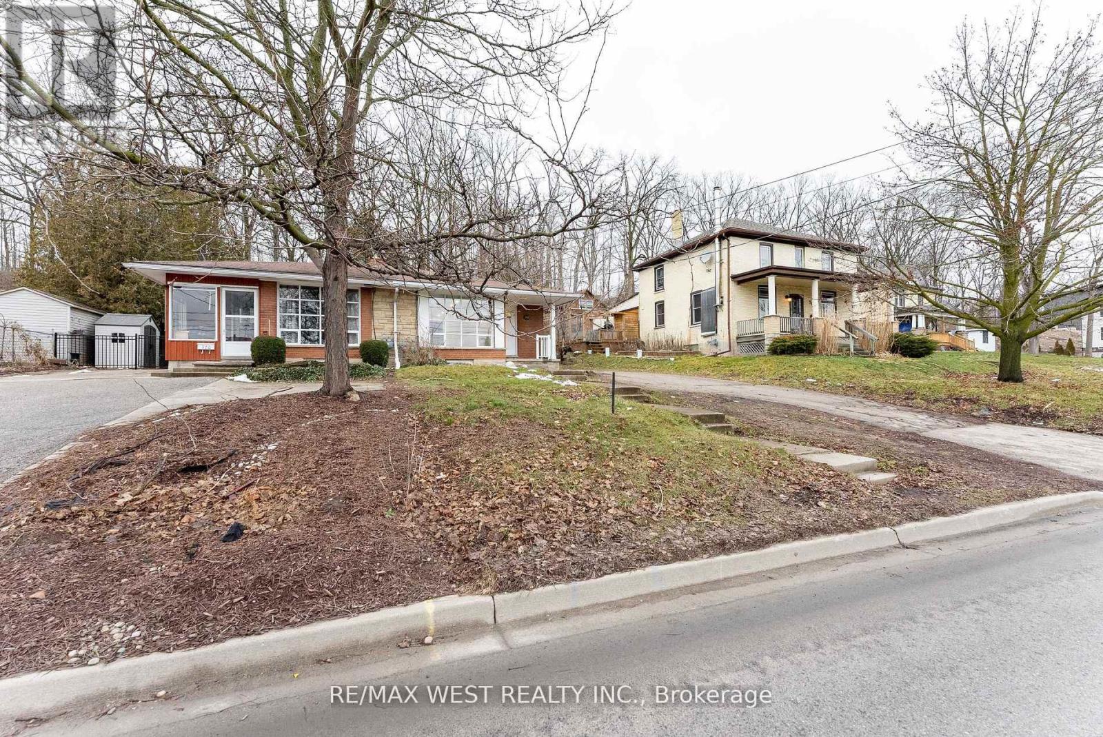 Upper - 368 Fountain Street, Cambridge, Ontario  N3H 1J3 - Photo 2 - X12019873