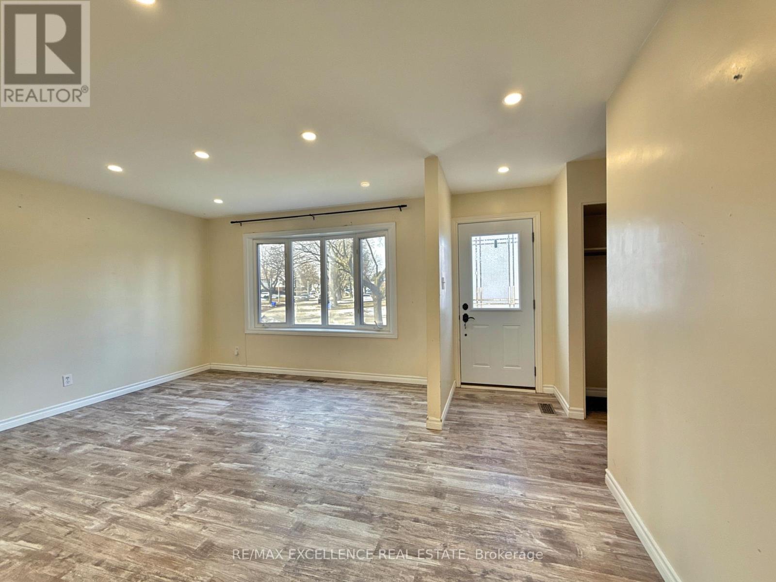 Photo 6 of 16 for 81 Metcalfe Crescent