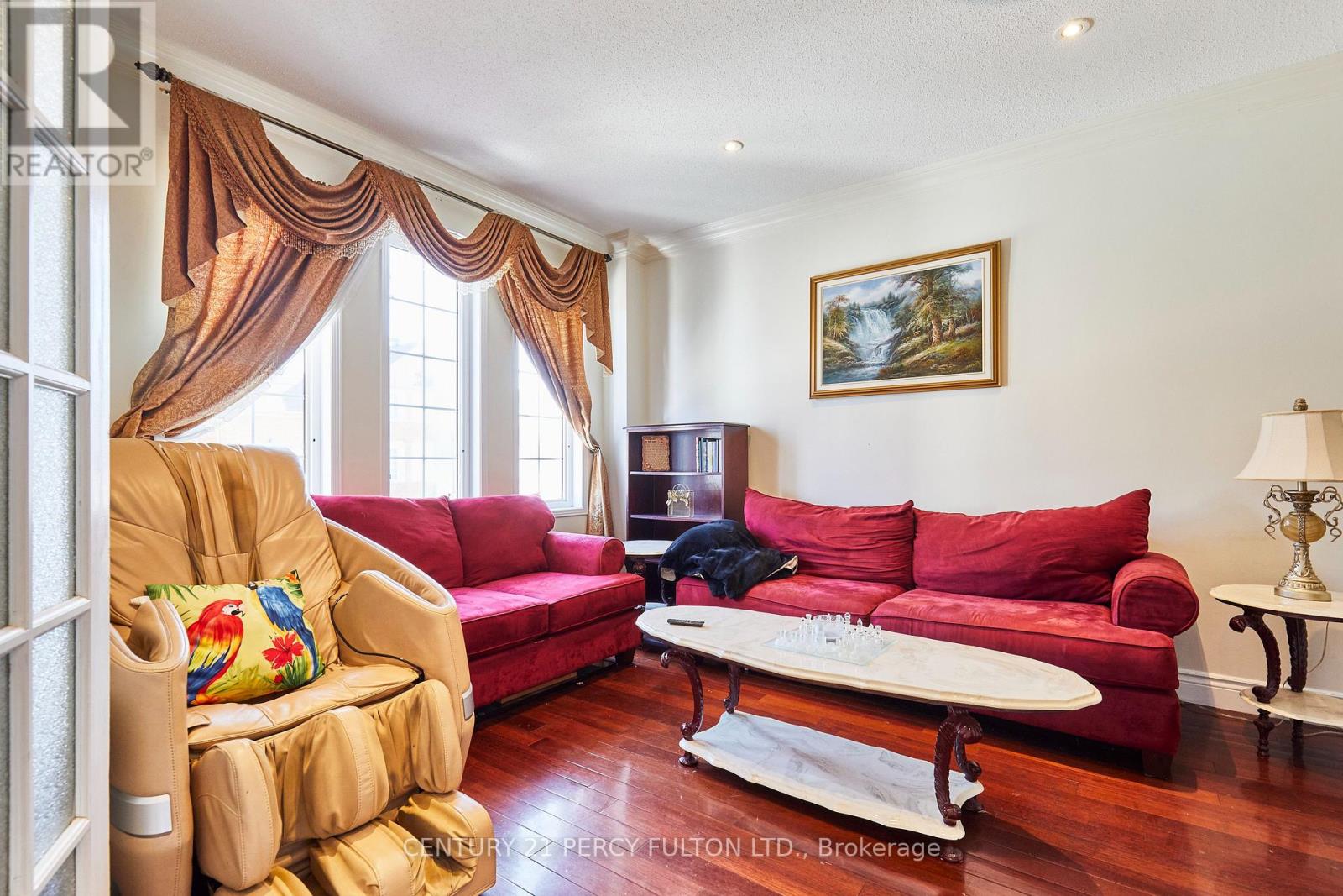 Property at 69 WESTACOTT CRESCENT image 3