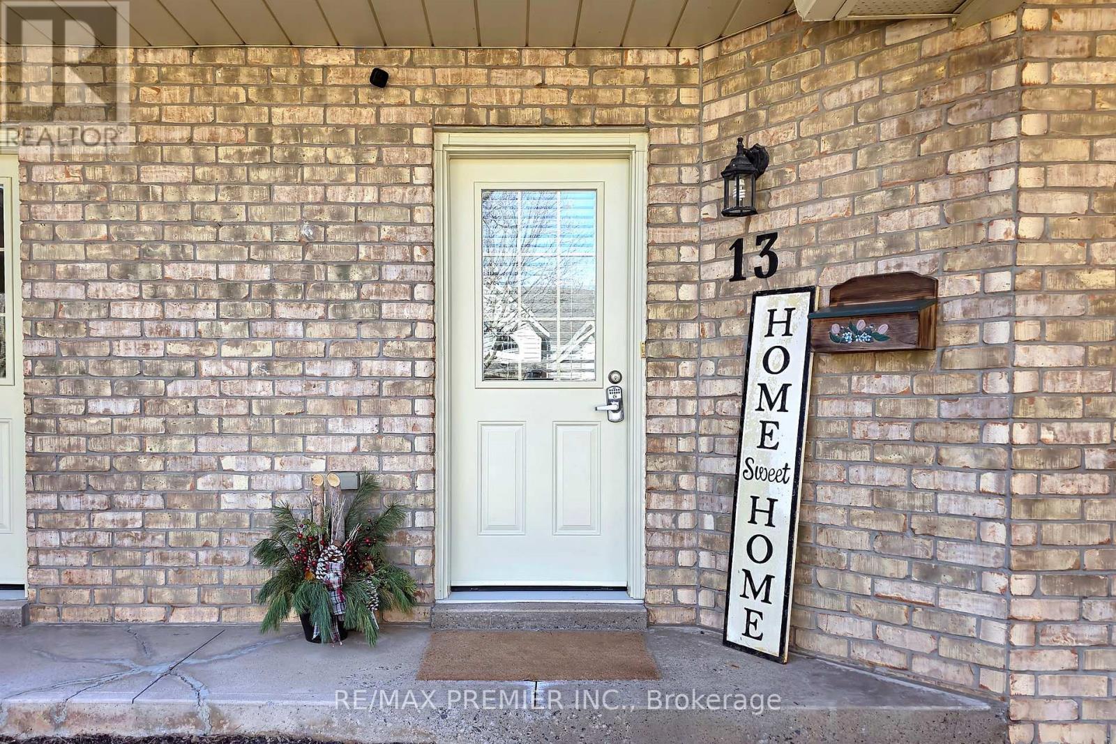 Property at 13 - 9 WENTWORTH DRIVE image 3