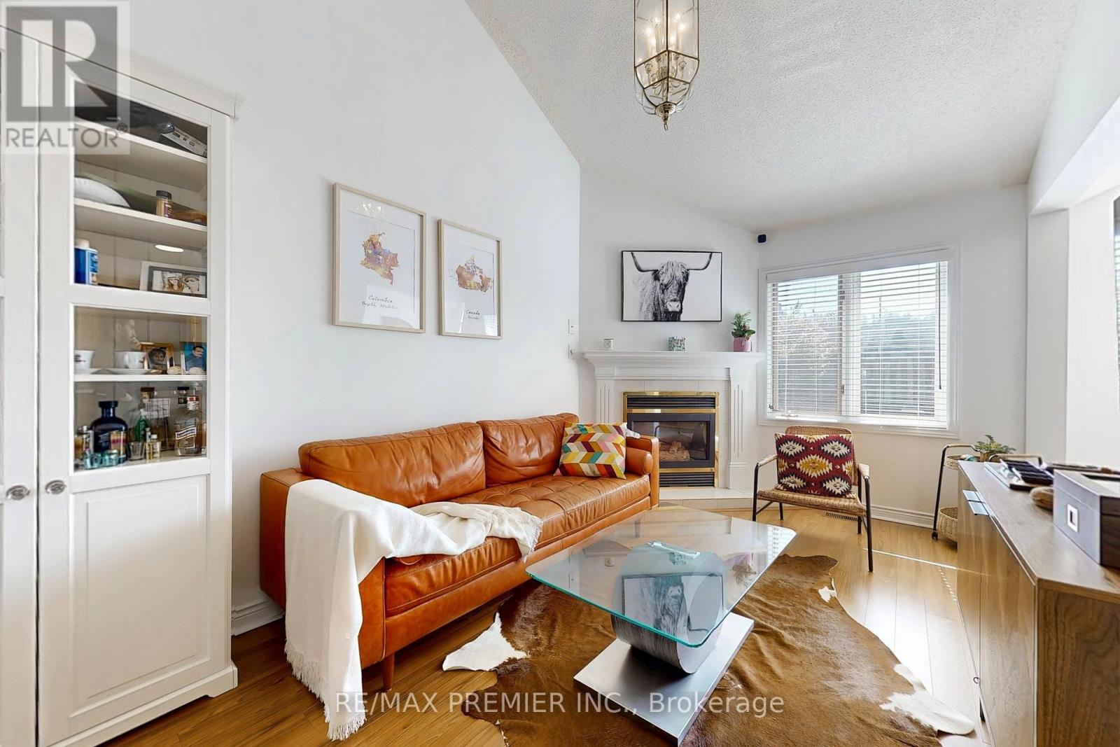 Property at 13 - 9 WENTWORTH DRIVE image 4