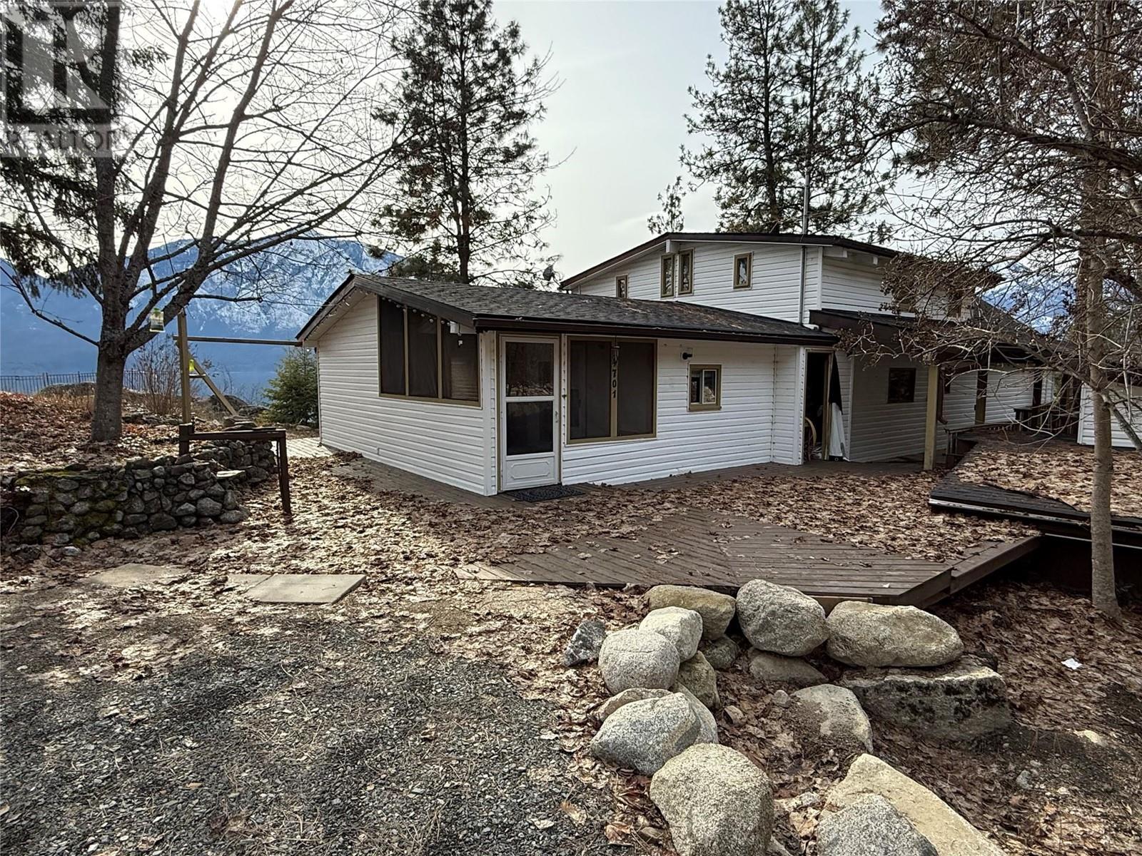 9703 3a Highway, Kuskanook, British Columbia  V0B 1A1 - Photo 12 - 10338461
