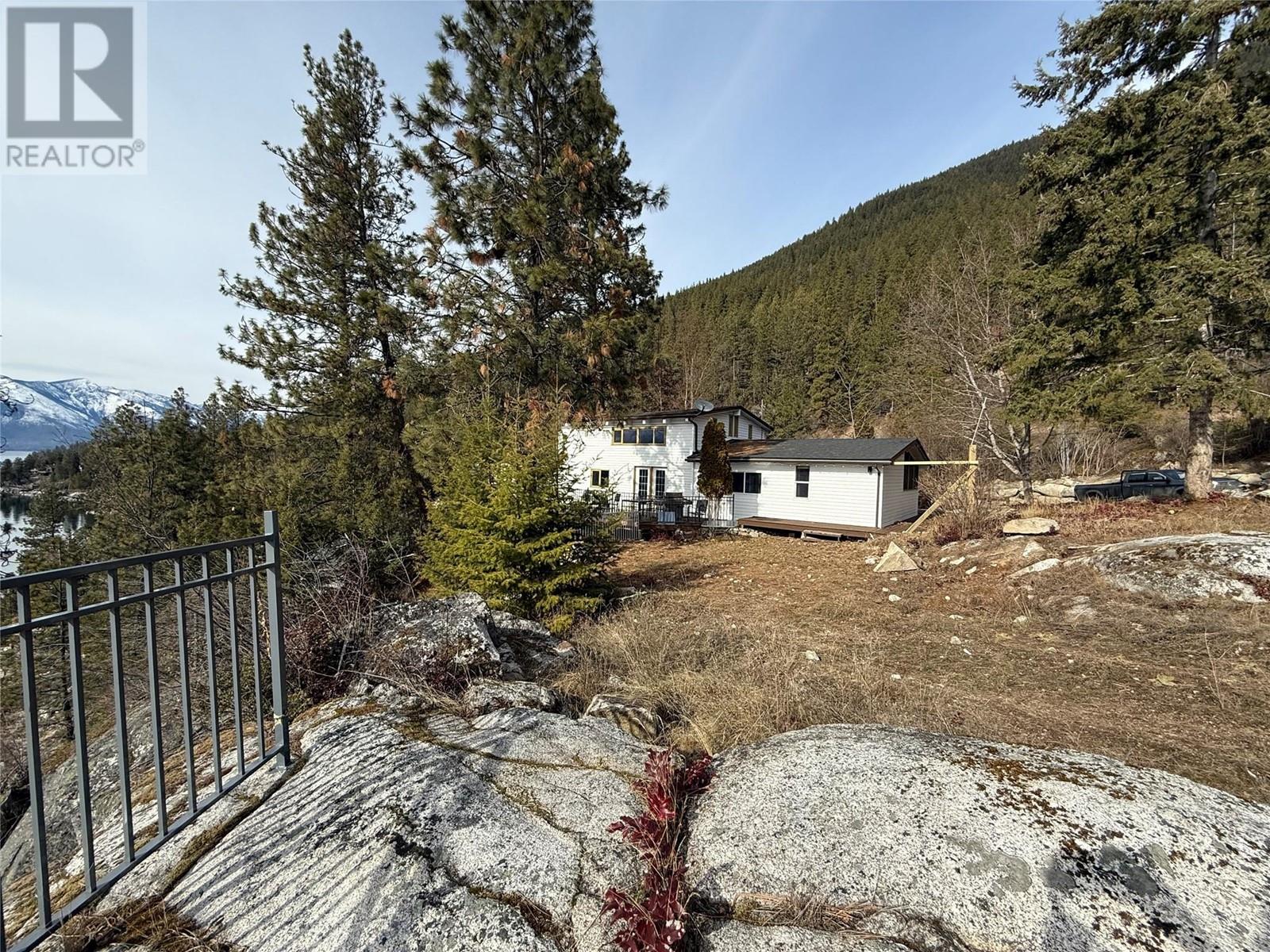 9703 3a Highway, Kuskanook, British Columbia  V0B 1A1 - Photo 13 - 10338461