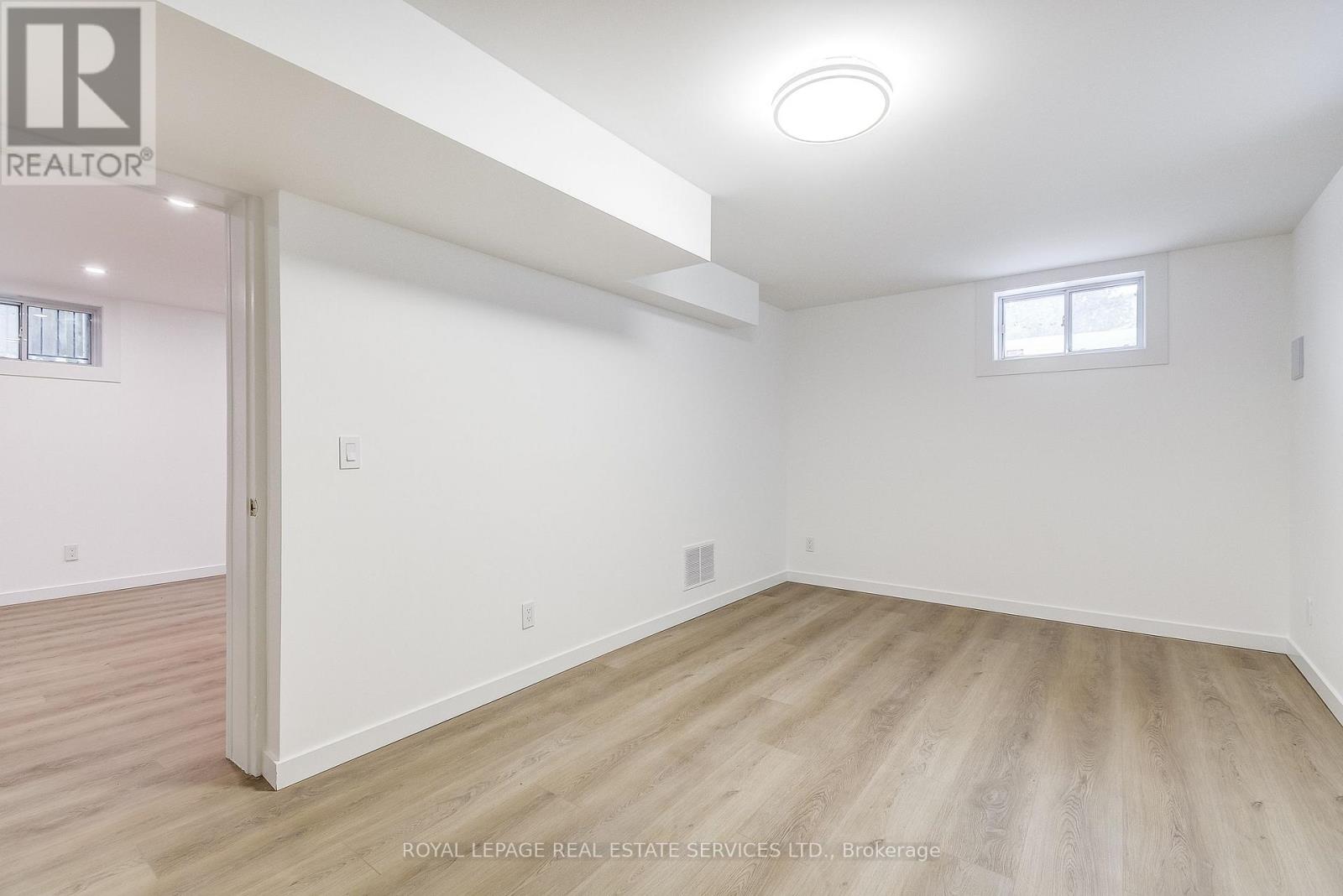 Lower - 1063 Lorne Park Road, Mississauga, Ontario  L5H 2Z9 - Photo 6 - W11999110