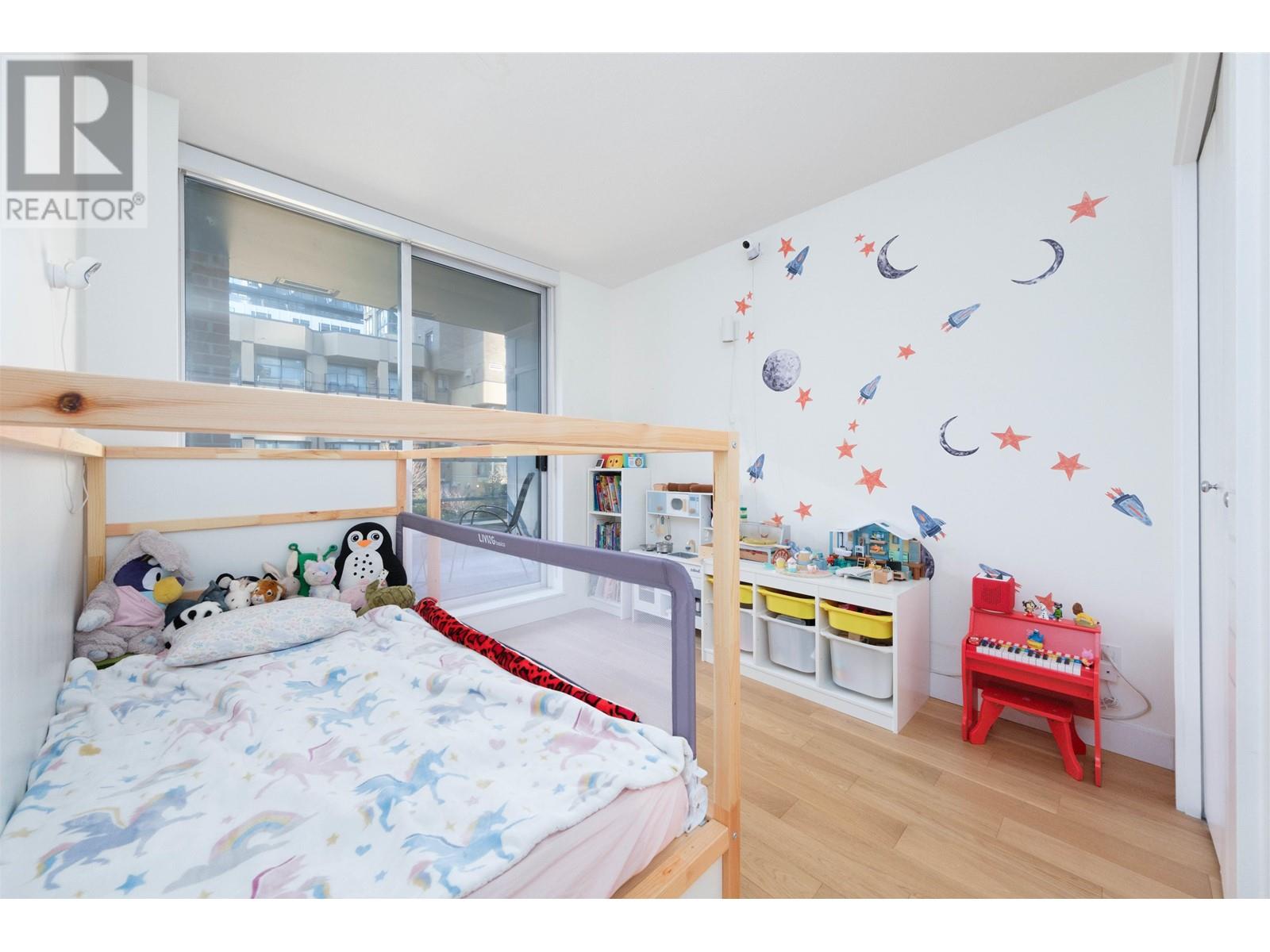 Listing Picture 18 of 28 : 402 1133 HOMER STREET, Vancouver / 溫哥華 - 魯藝地產 Yvonne Lu Group - MLS Medallion Club Member