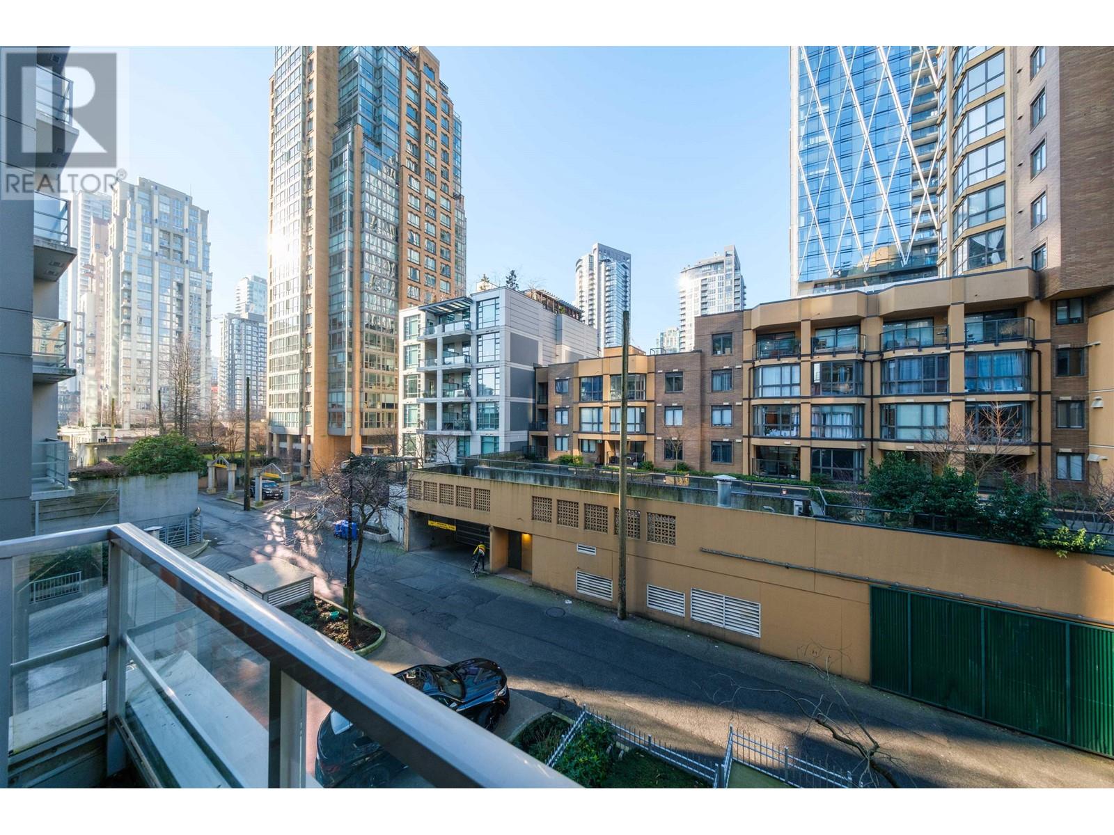 Listing Picture 23 of 28 : 402 1133 HOMER STREET, Vancouver / 溫哥華 - 魯藝地產 Yvonne Lu Group - MLS Medallion Club Member