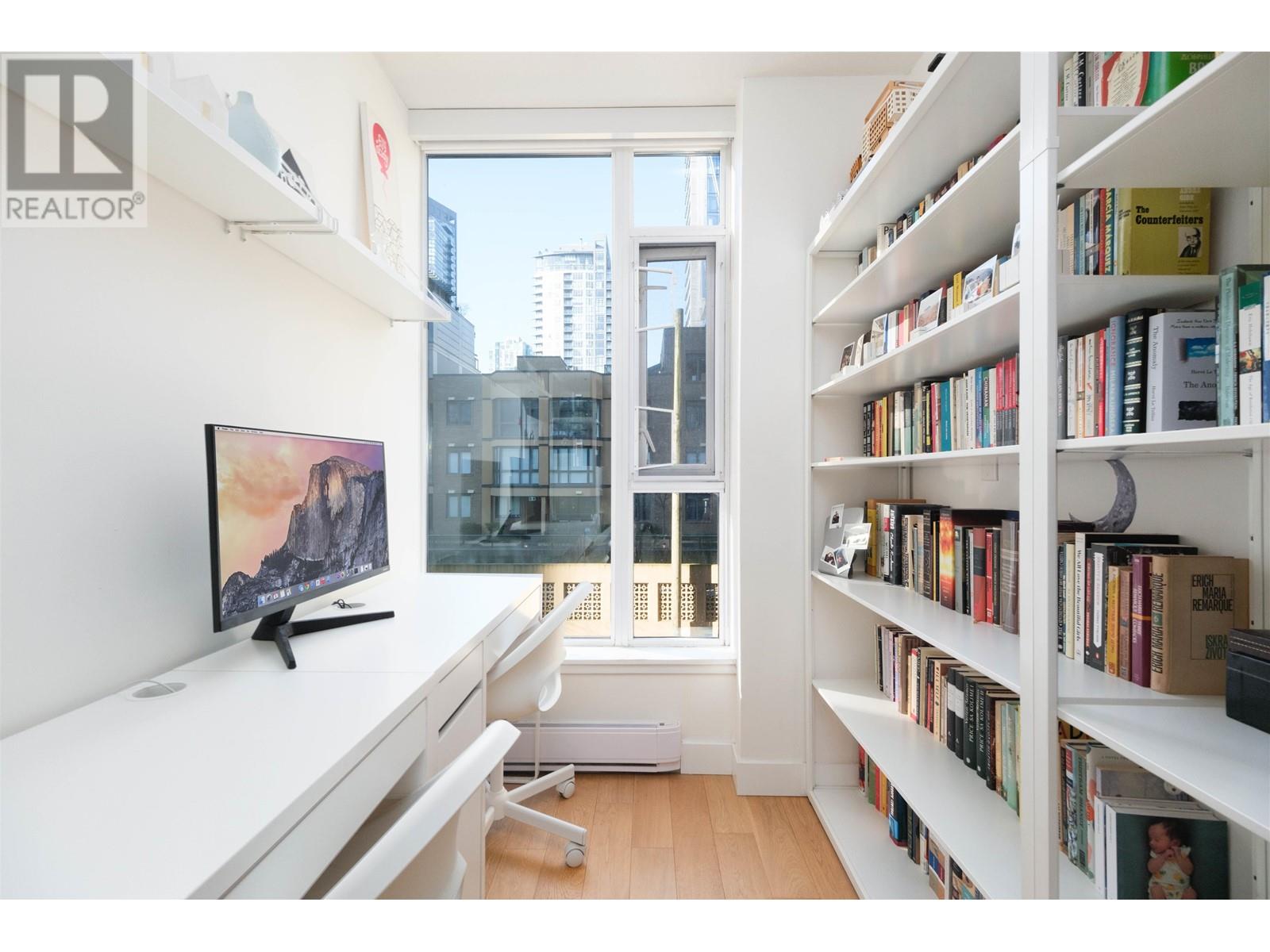 Listing Picture 10 of 28 : 402 1133 HOMER STREET, Vancouver / 溫哥華 - 魯藝地產 Yvonne Lu Group - MLS Medallion Club Member