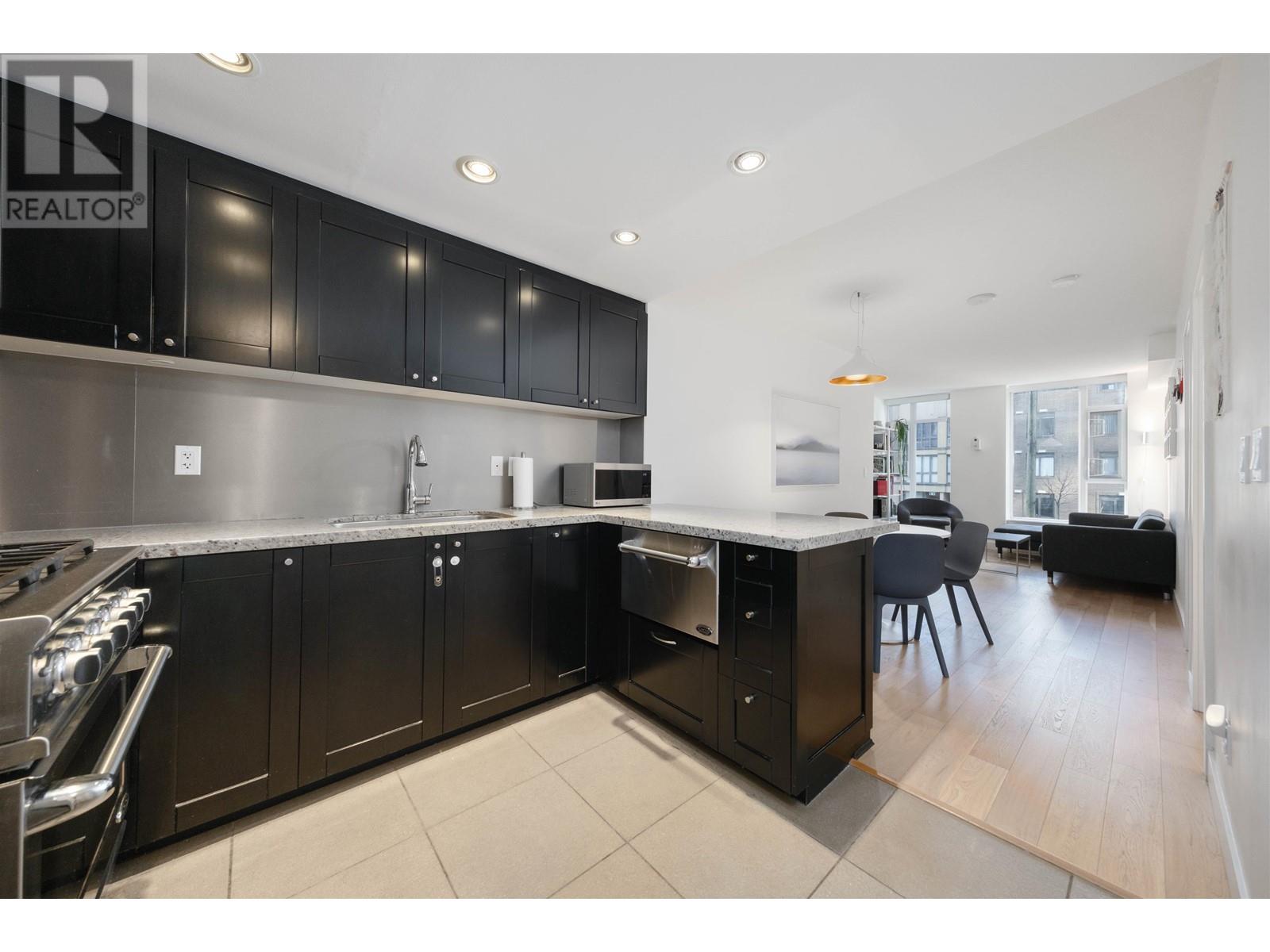 Listing Picture 7 of 28 : 402 1133 HOMER STREET, Vancouver / 溫哥華 - 魯藝地產 Yvonne Lu Group - MLS Medallion Club Member