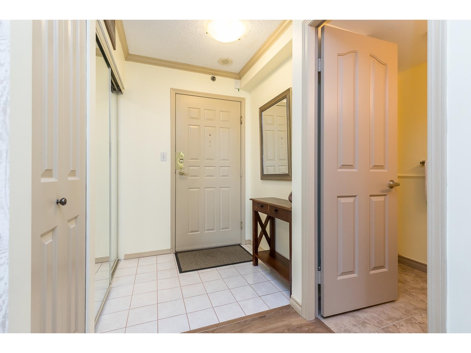 Property at 904 3150 GLADWIN ROAD image 5