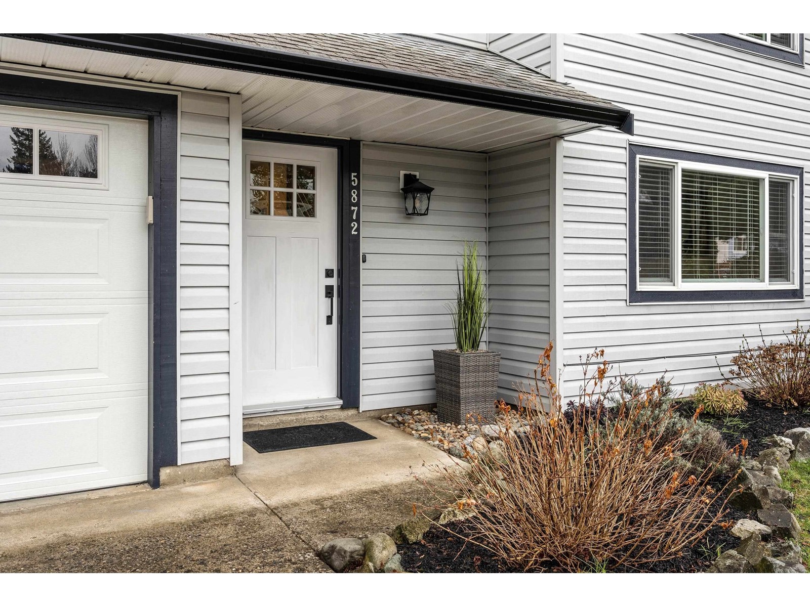 5872 Clover Drive, Vedder Crossing, Chilliwack, British Columbia  V2R 1B8 - Photo 2 - R2975633