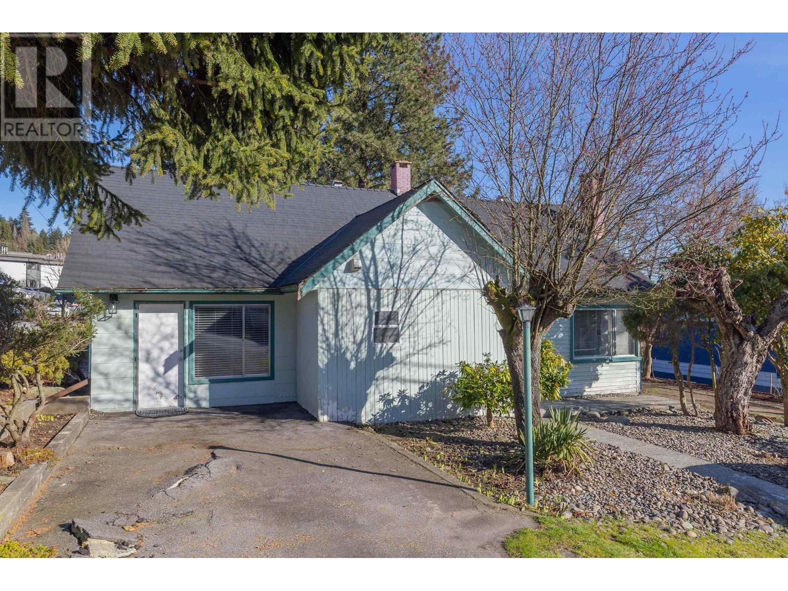 319 Casey Street, Coquitlam, British Columbia  V3K 4X4 - Photo 2 - R2977930