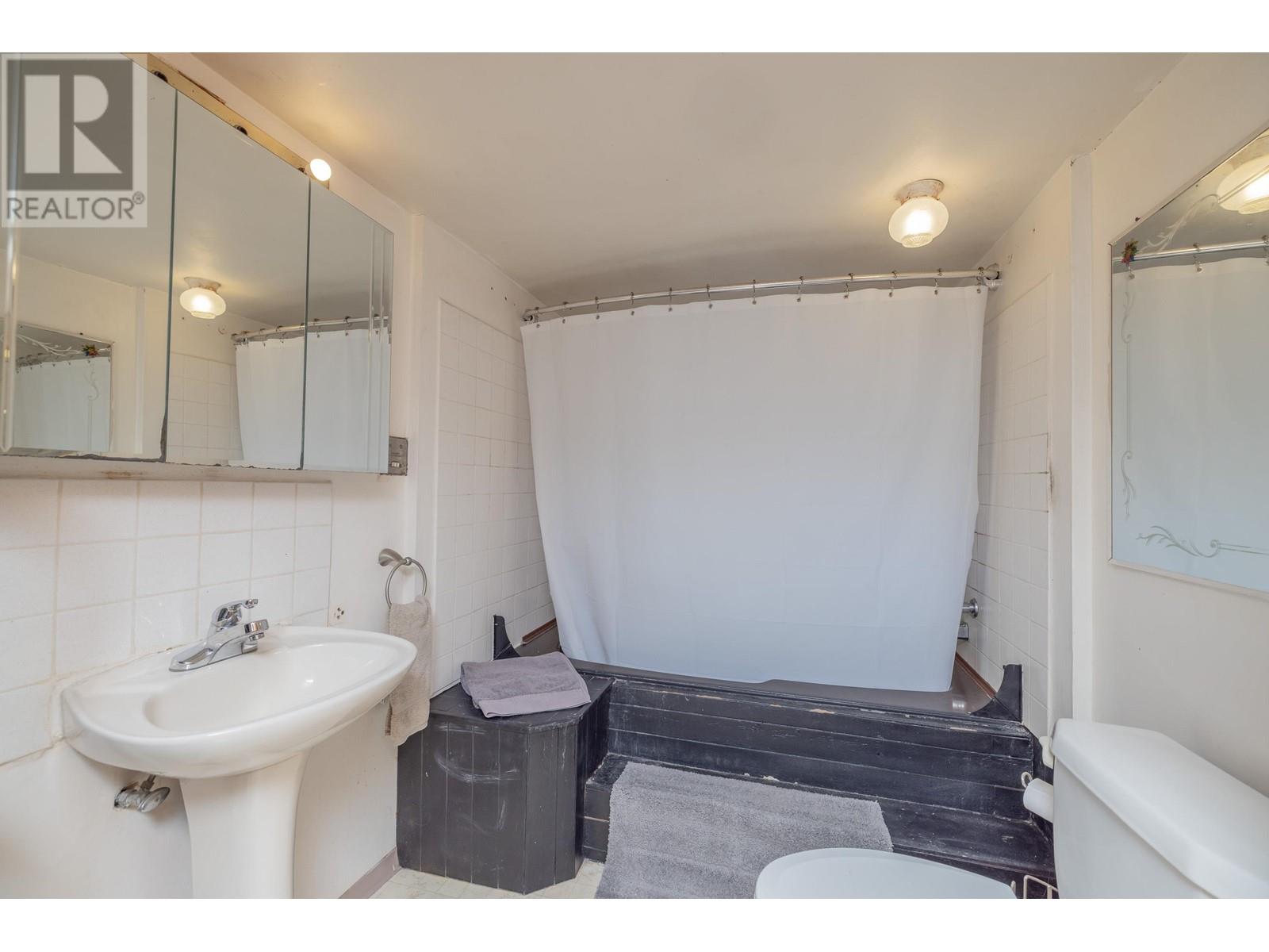 319 Casey Street, Coquitlam, British Columbia  V3K 4X4 - Photo 26 - R2977930