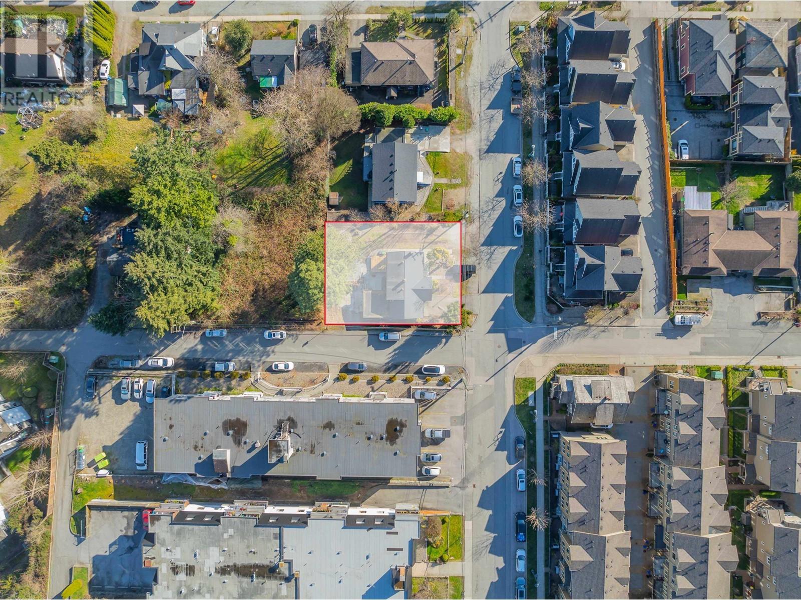 319 Casey Street, Coquitlam, British Columbia  V3K 4X4 - Photo 3 - R2977930