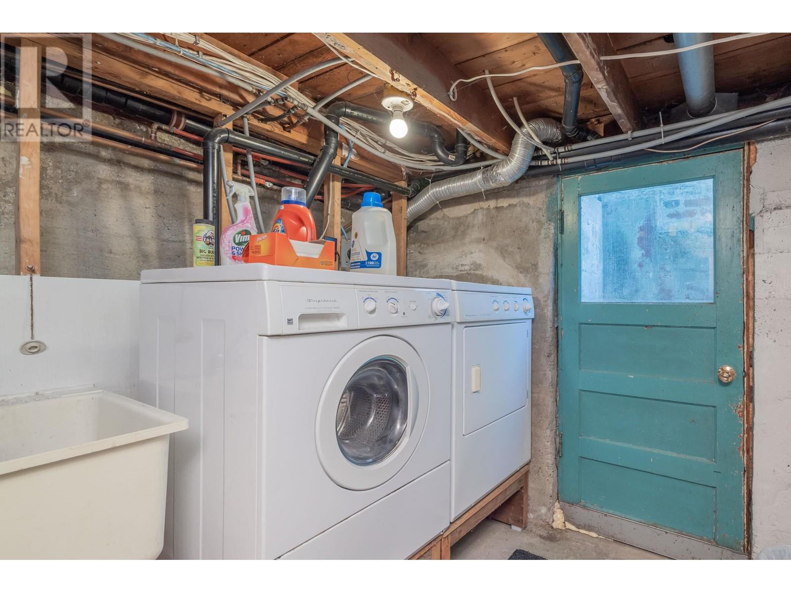 319 Casey Street, Coquitlam, British Columbia  V3K 4X4 - Photo 31 - R2977930