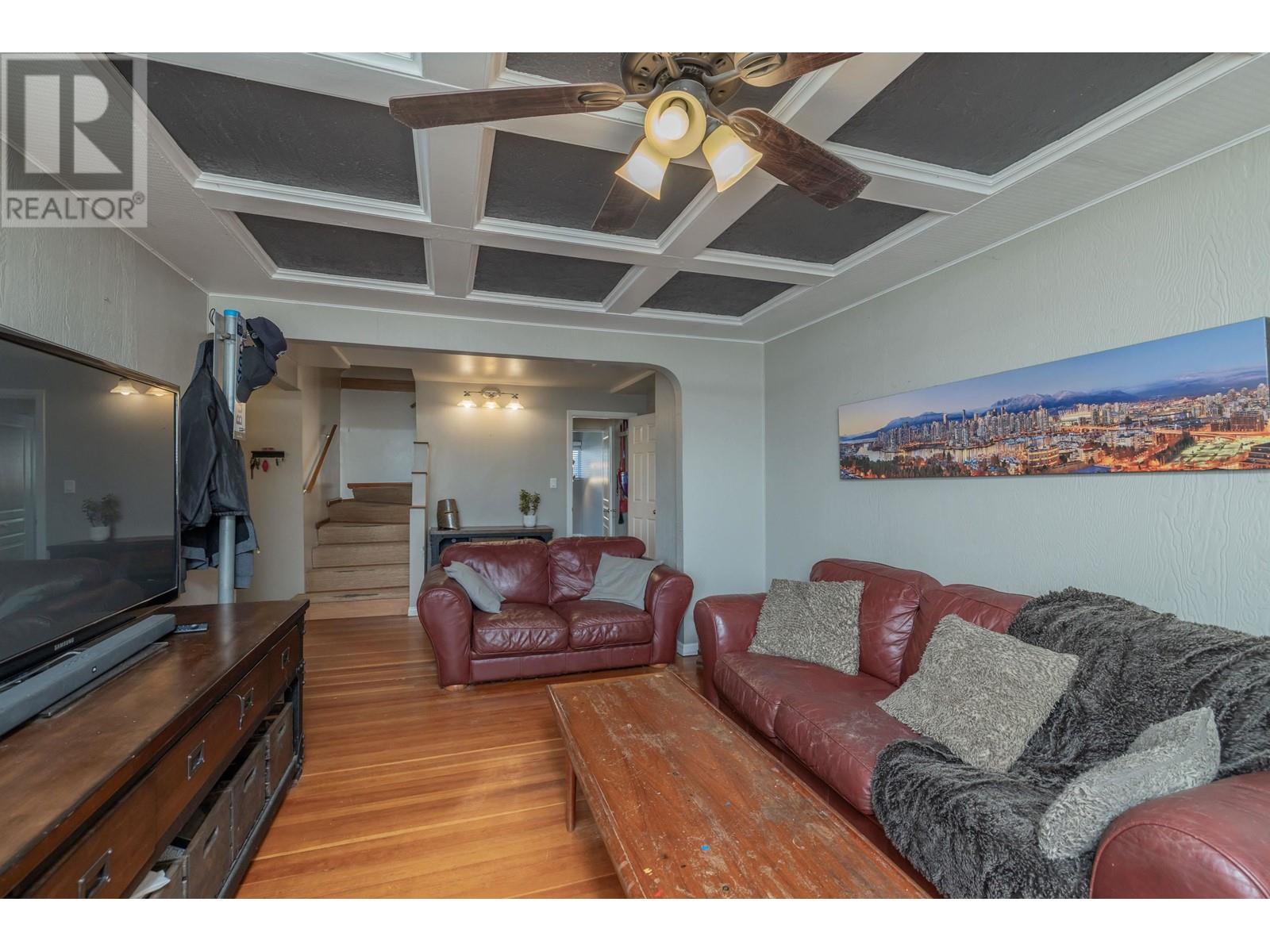 319 Casey Street, Coquitlam, British Columbia  V3K 4X4 - Photo 8 - R2977930