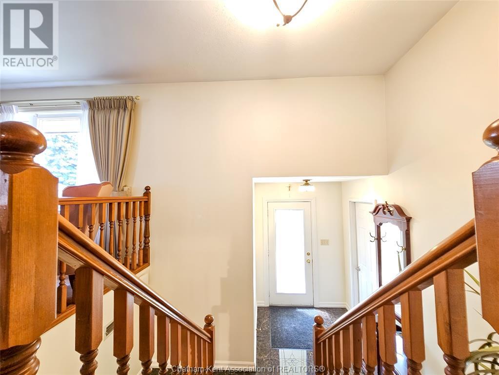 Property at 8 Lancefield PLACE image 5