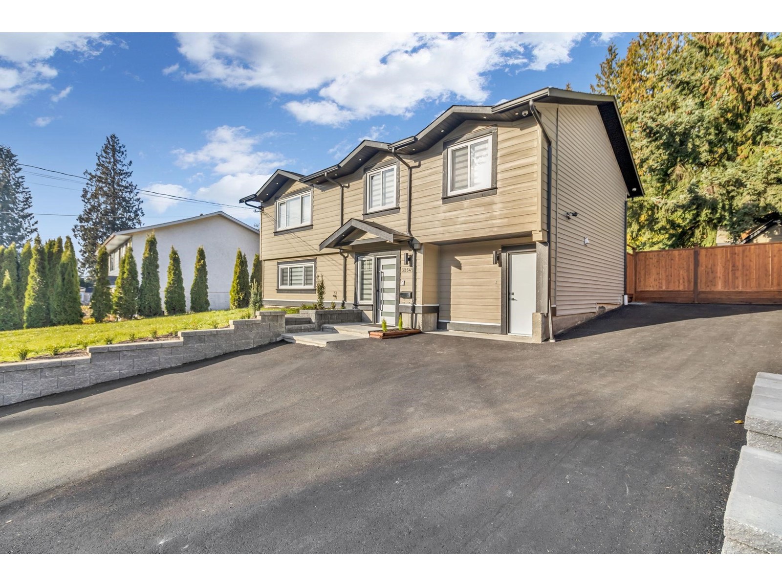 Property at 32545 PTARMIGAN DRIVE image 2