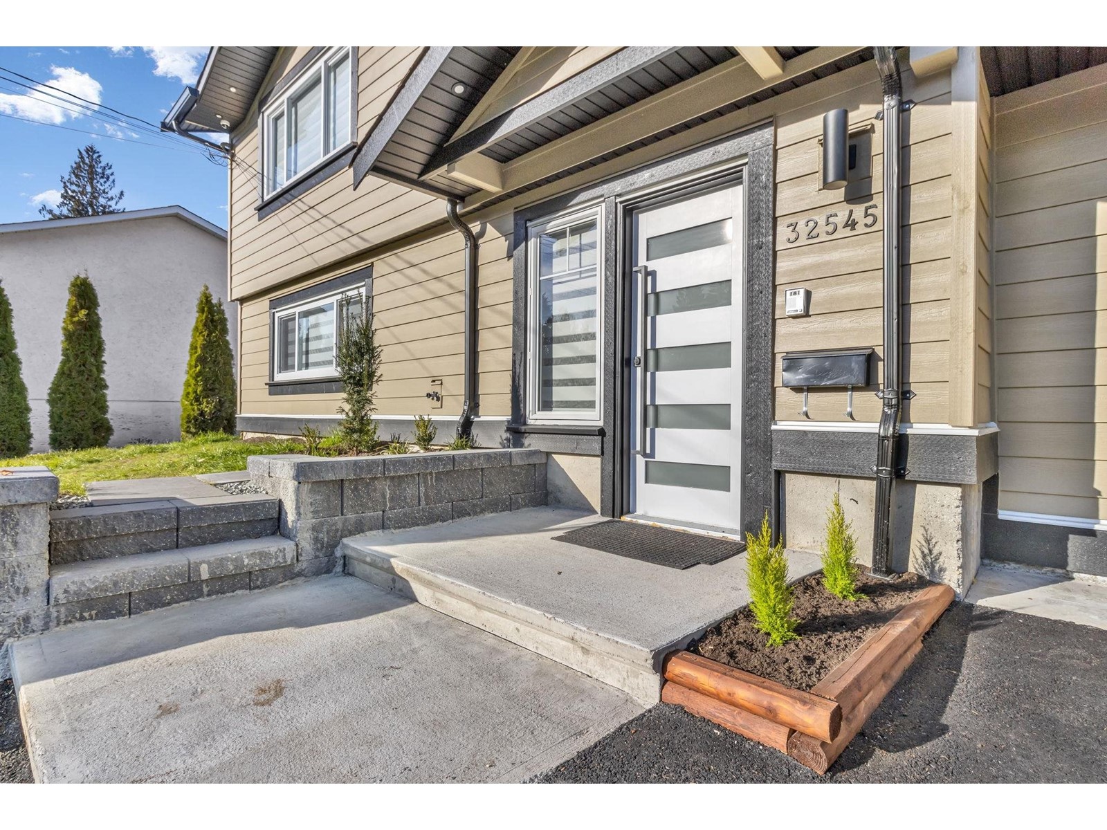 Property at 32545 PTARMIGAN DRIVE image 3