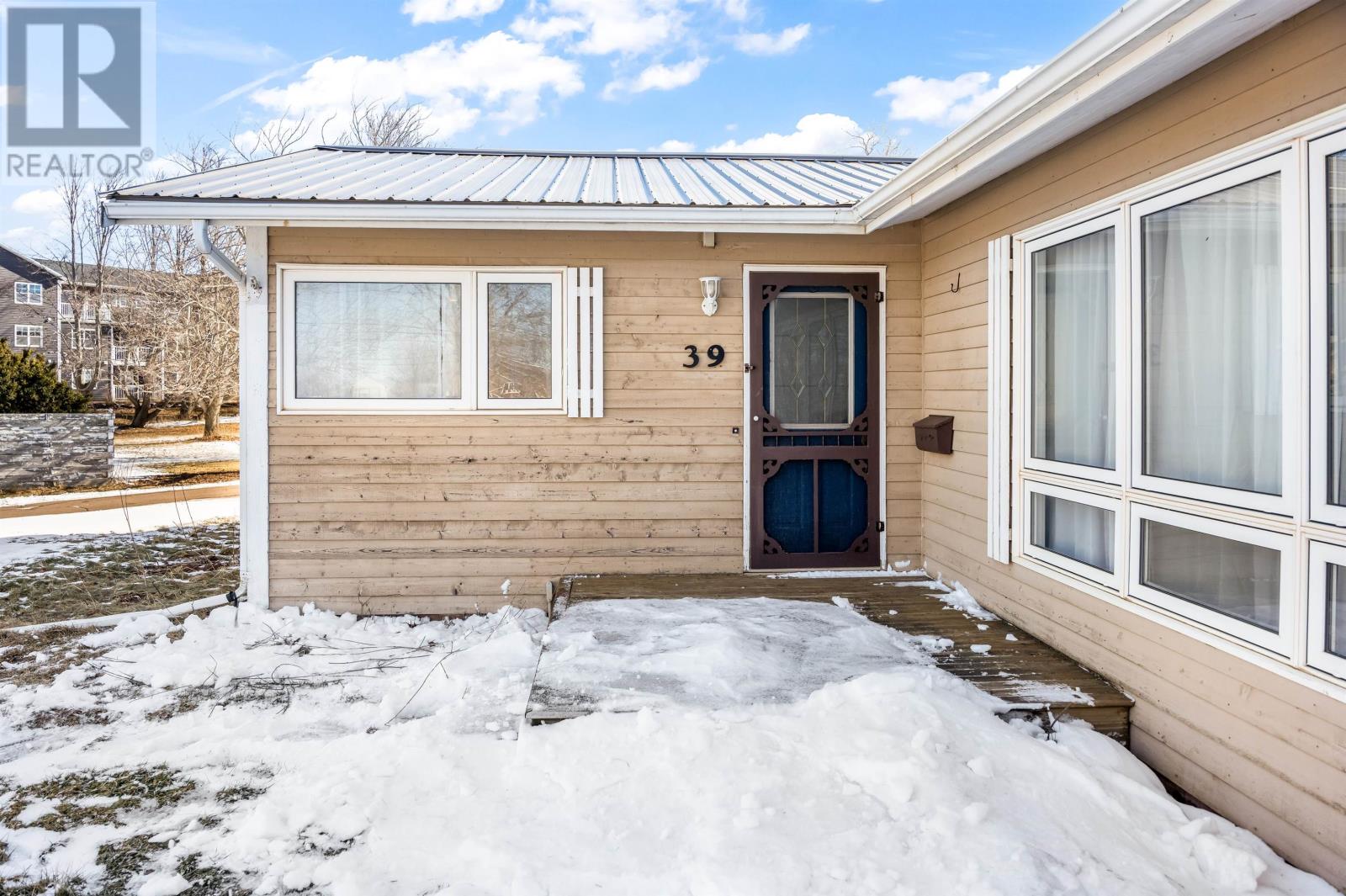 Property at 39 Stratford Road image 4