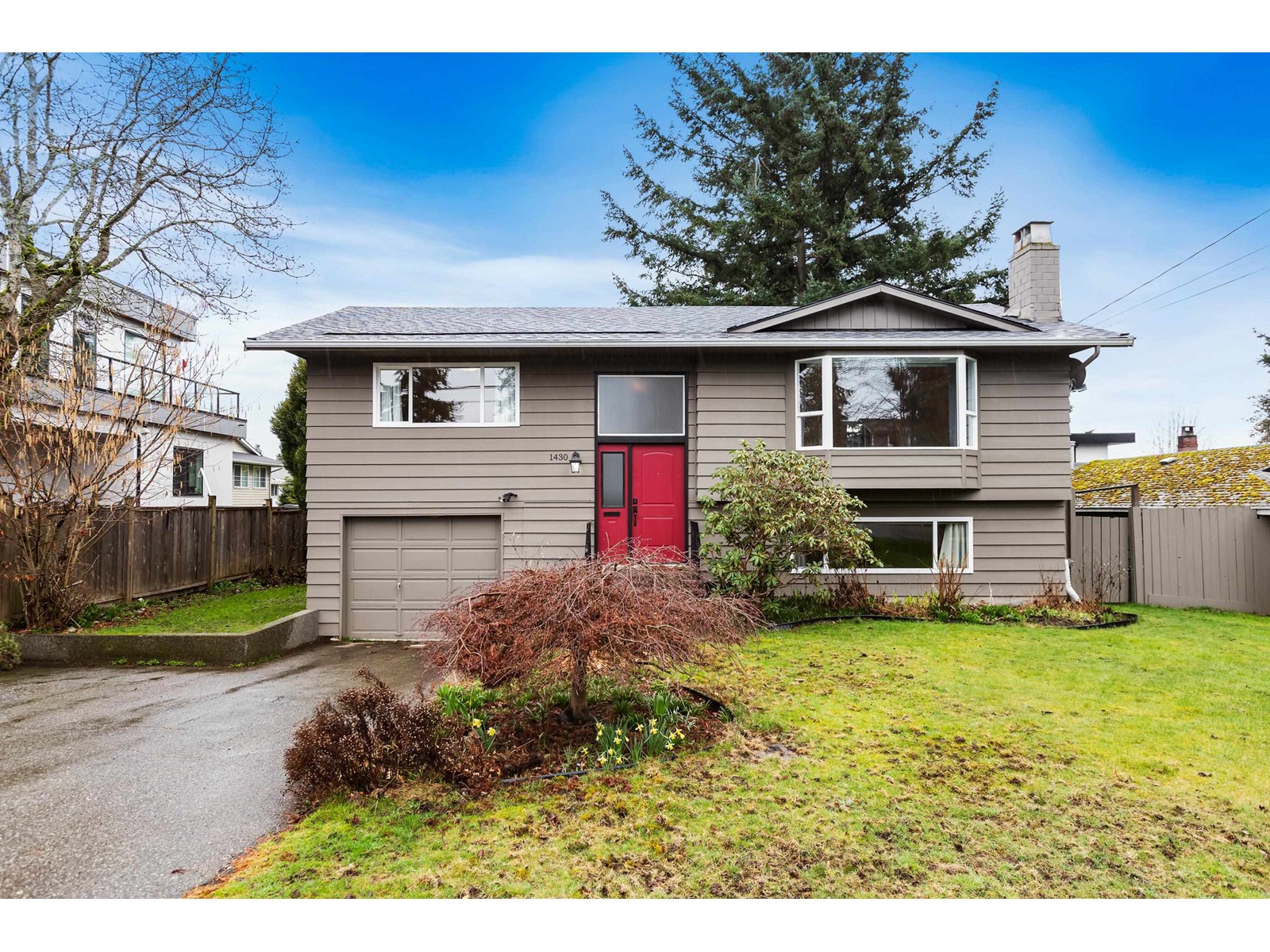 1430 Maple Street, White Rock, British Columbia  V4B 4N2 - Photo 1 - R2977866