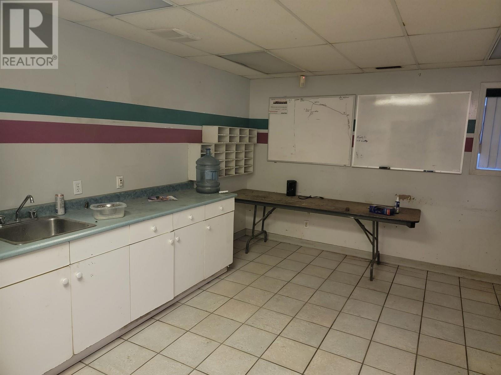 233 E 2nd Avenue, Fort St. James, British Columbia  V0J 1P0 - Photo 5 - C8067533
