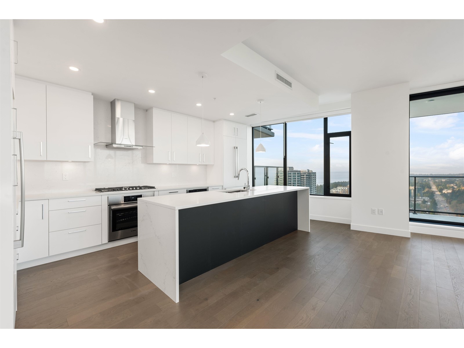 Property at 2503 1588 JOHNSTON ROAD image 3