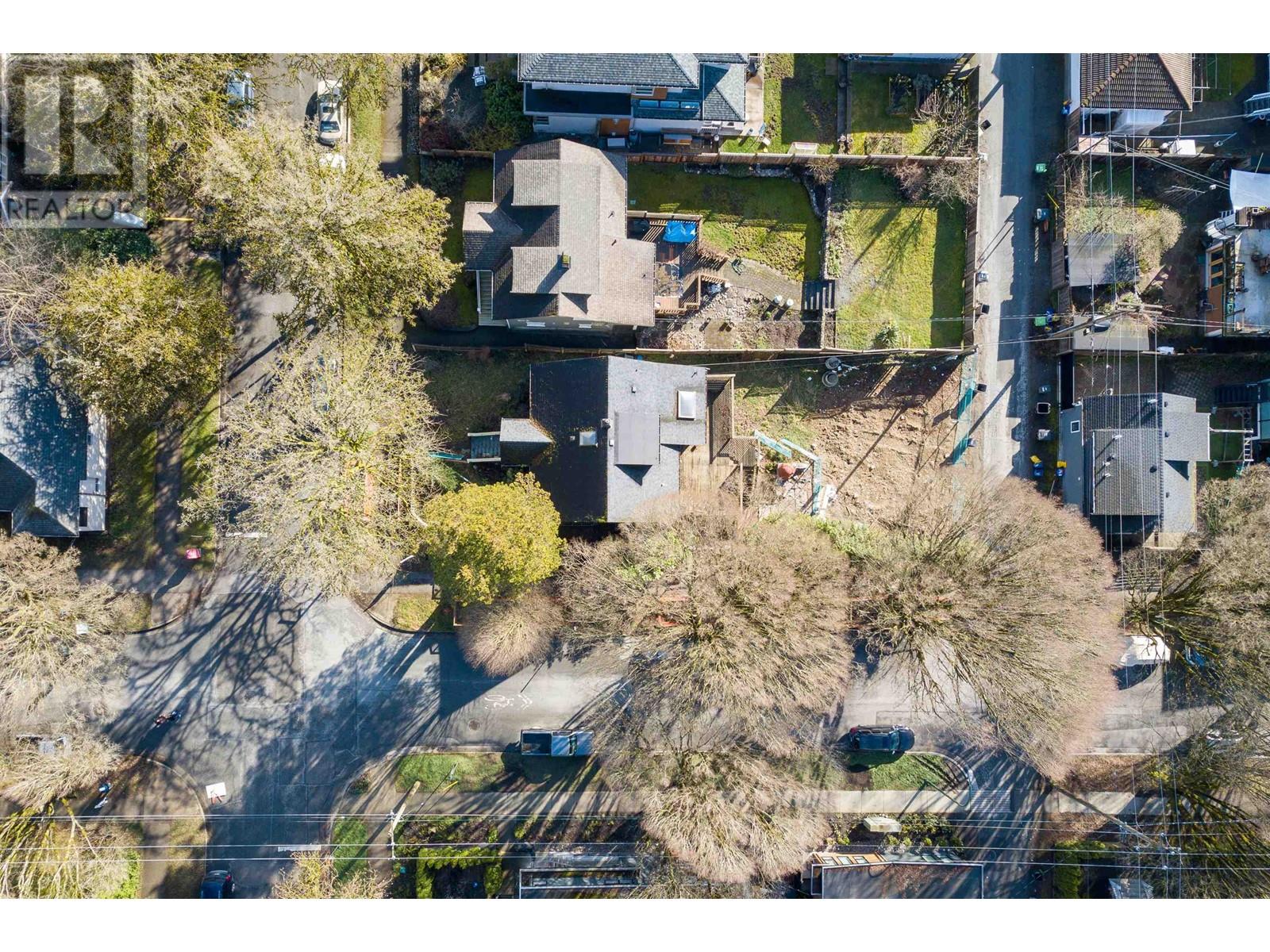 Listing Picture 14 of 19 : 408 E 20TH AVENUE, Vancouver / 溫哥華 - 魯藝地產 Yvonne Lu Group - MLS Medallion Club Member