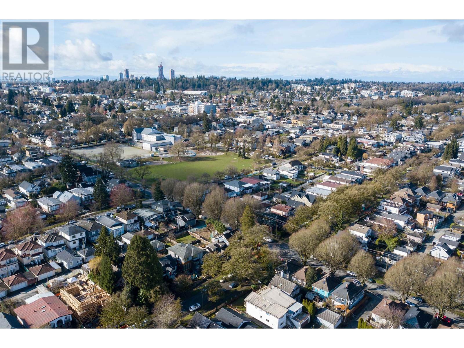 Listing Picture 18 of 19 : 408 E 20TH AVENUE, Vancouver / 溫哥華 - 魯藝地產 Yvonne Lu Group - MLS Medallion Club Member