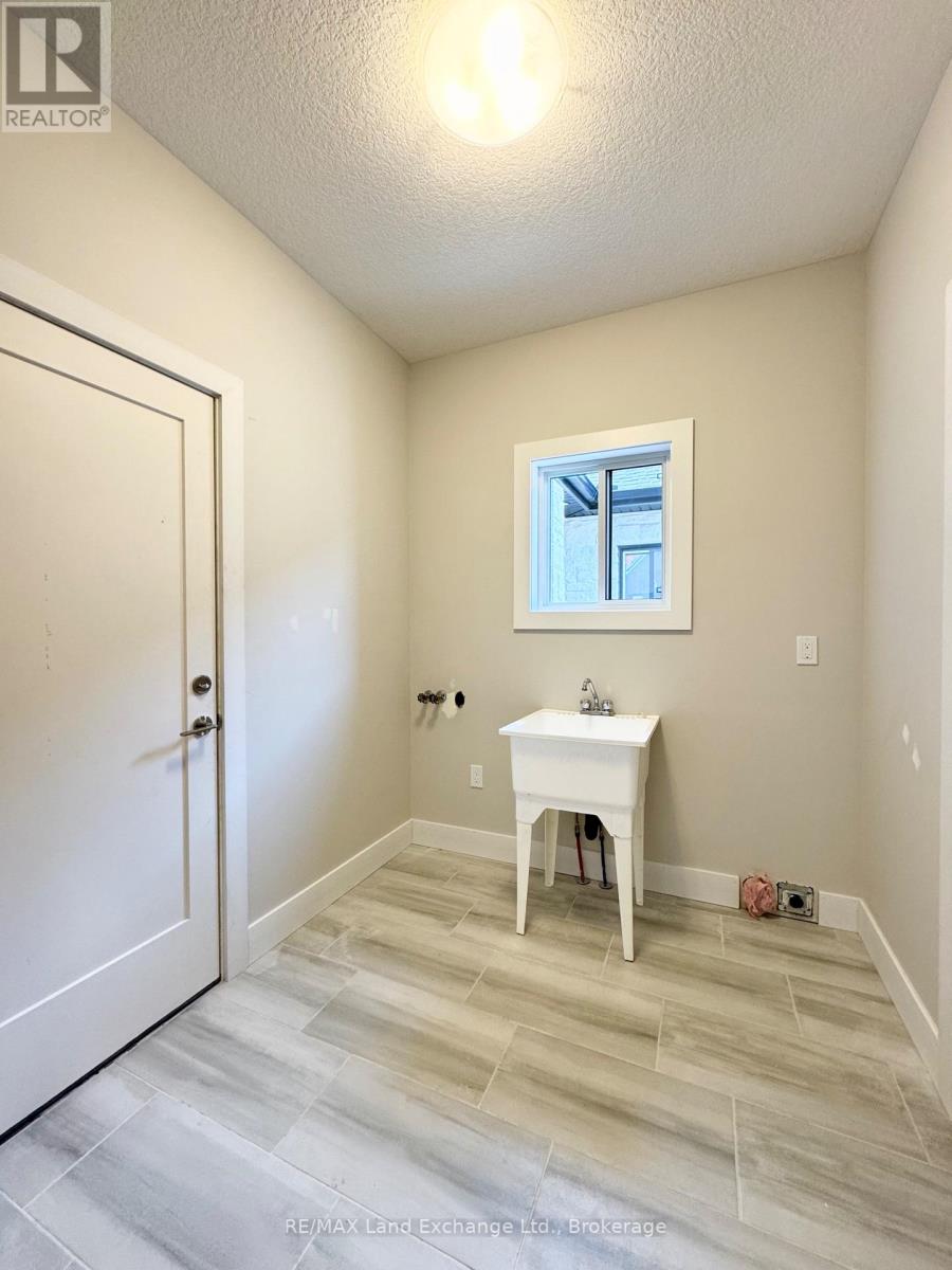 459 Ivings Drive, Saugeen Shores, Ontario  N0H 2C3 - Photo 11 - X11910336