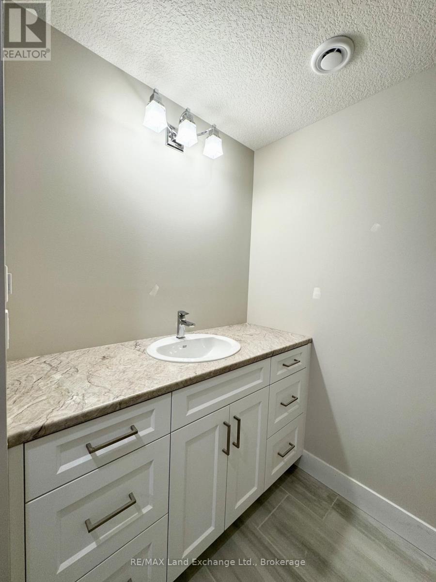 459 Ivings Drive, Saugeen Shores, Ontario  N0H 2C3 - Photo 16 - X11910336